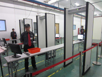 安检领域的革新者 深入解析麦特Metor 6m与Rapiscan机场安检门